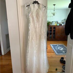 Lulu's Elegant White Wedding Dress